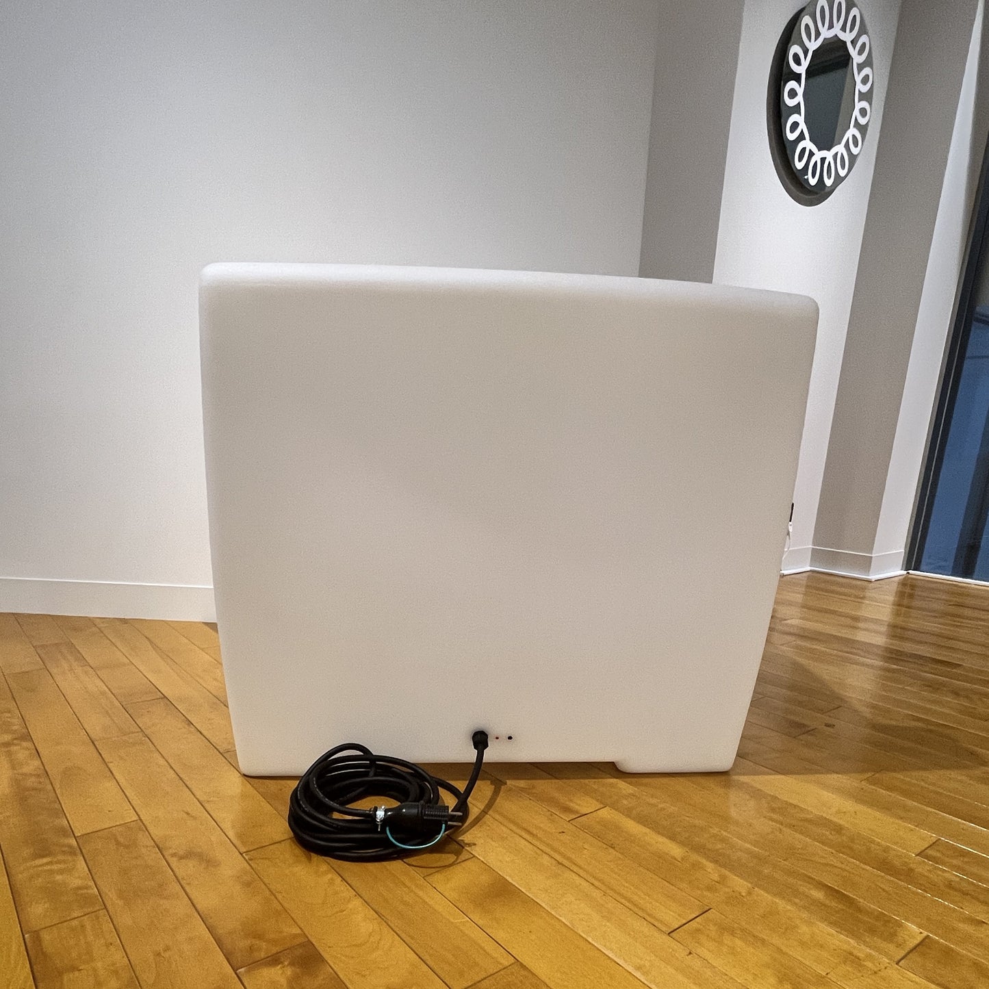 INOUT 101 (OUTLET)