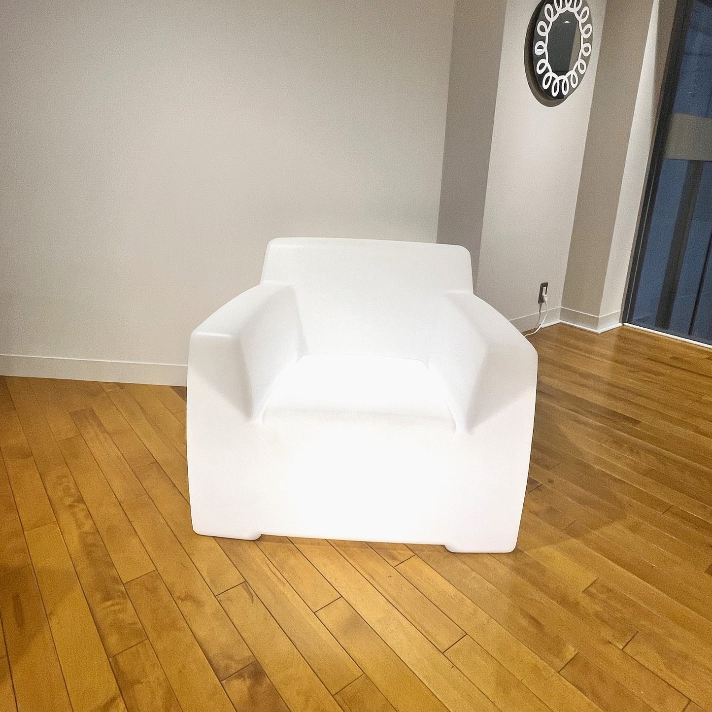 INOUT 101 (OUTLET)