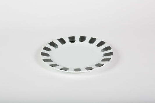 PY Dessert Plate 28 cm White w/Black Brush