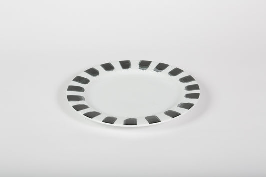 PY Main Plate 30 cm White w/Black Brush